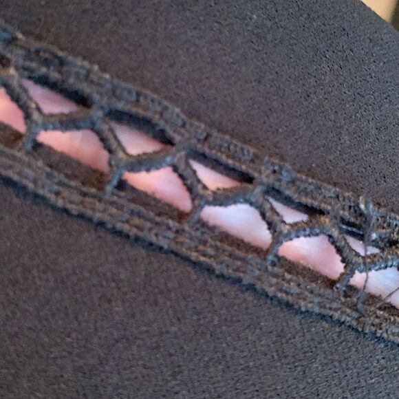 Windsor Size Medium spaghetti strap romper with embroidery/lace detail - Picture 6 of 14